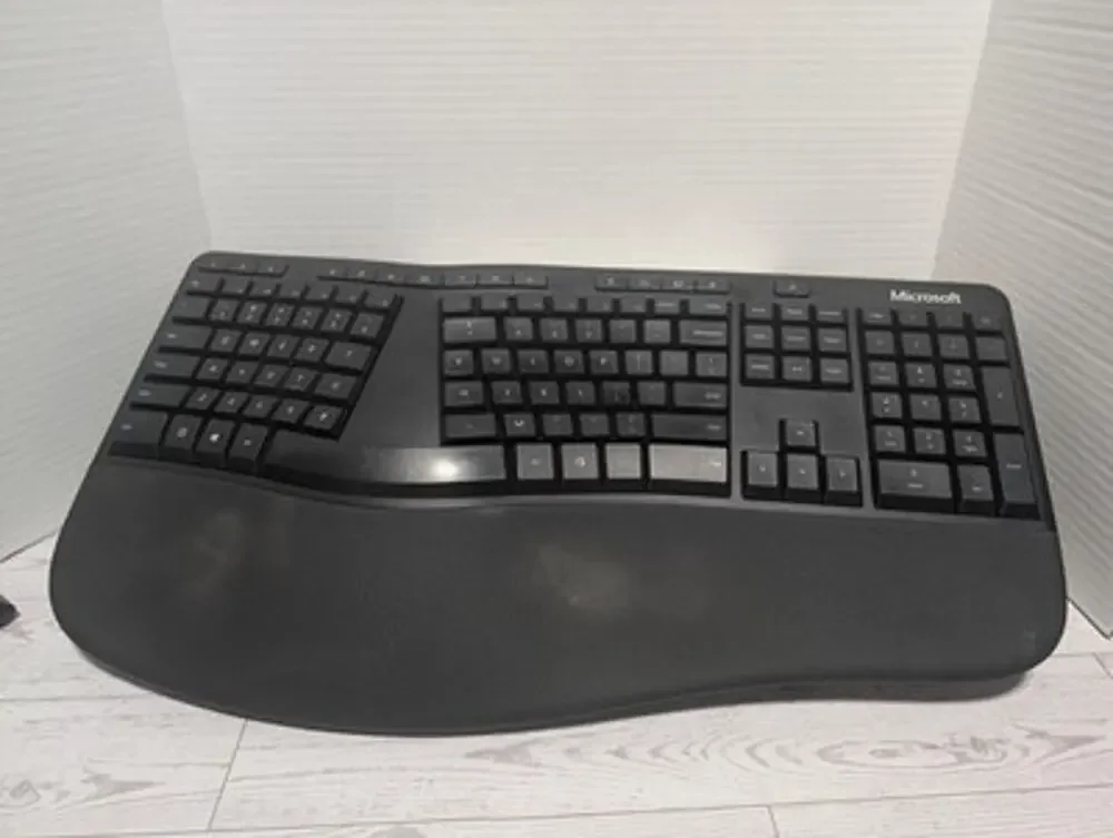 Microsoft LXM-00001 Model 1878 Wired USB 2.0 Ergonomic Keyboard - Tested